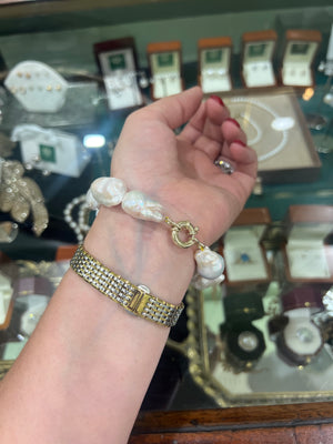 Baroque Pearl Bracelet in Yellow Gold