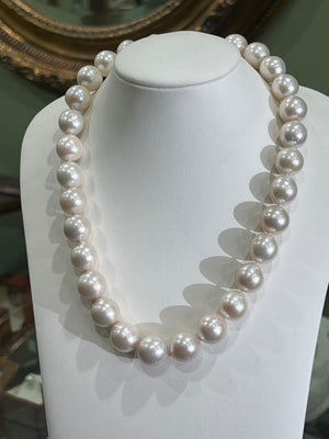 Pearl Necklace in Sterling Silver