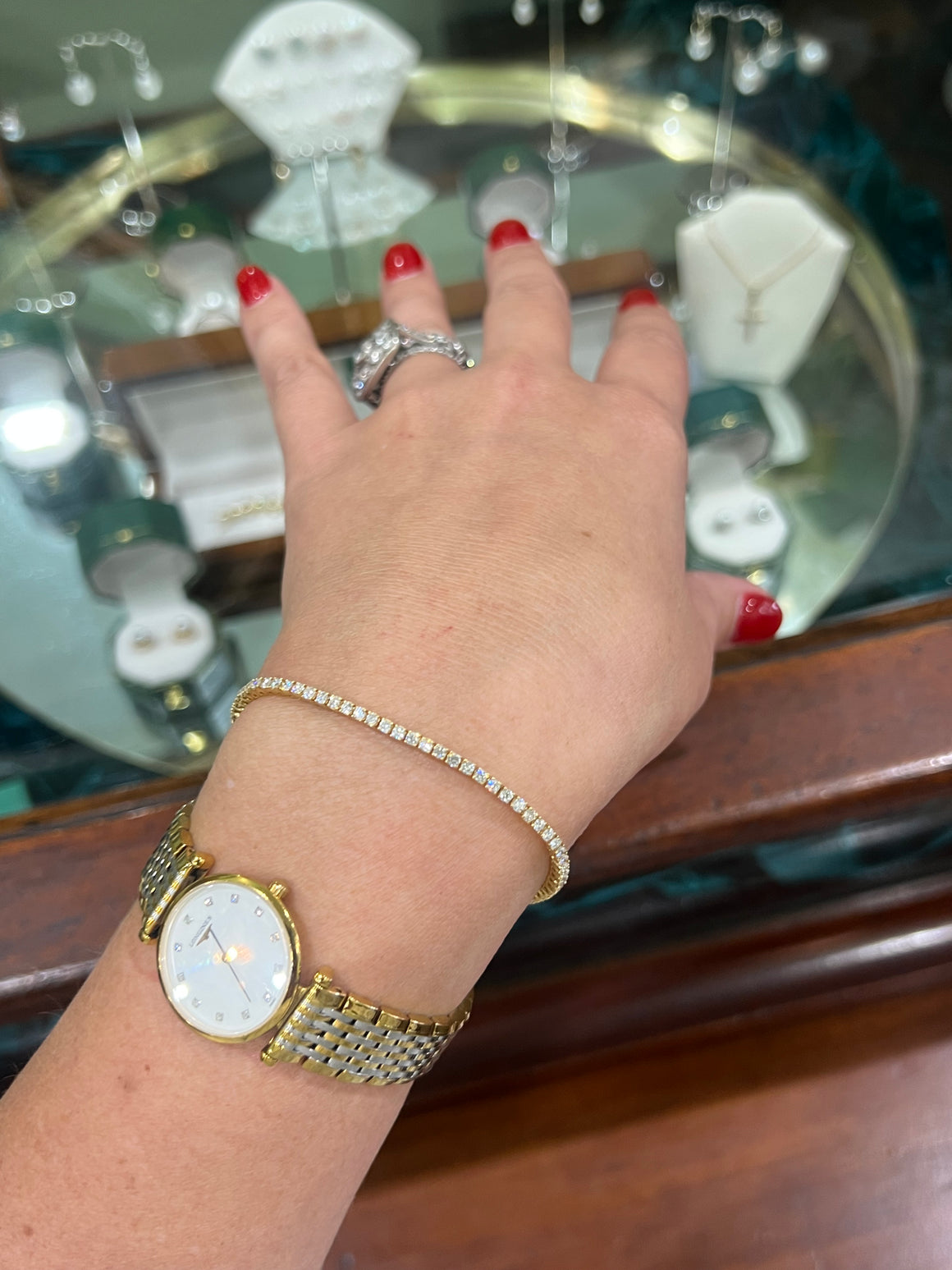 Diamond Set Tennis Bracelet in 18ct Yellow Gold (2.05ct)