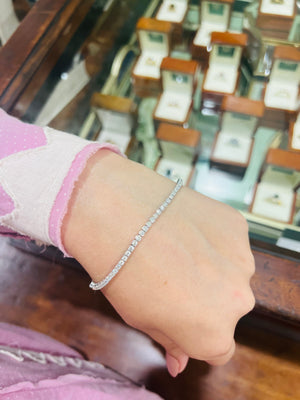 Diamond Tennis Bracelet (3.04ct) in 18ct White Gold