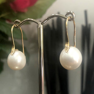 Freshwater Pearls on 9ct yellow gold shepard hooks