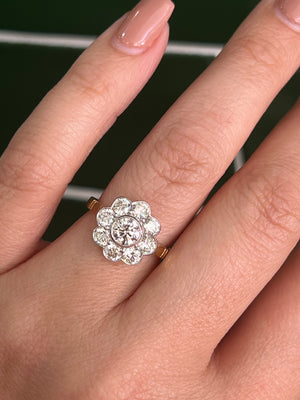 Diamond Daisy Ring in 18ct Gold